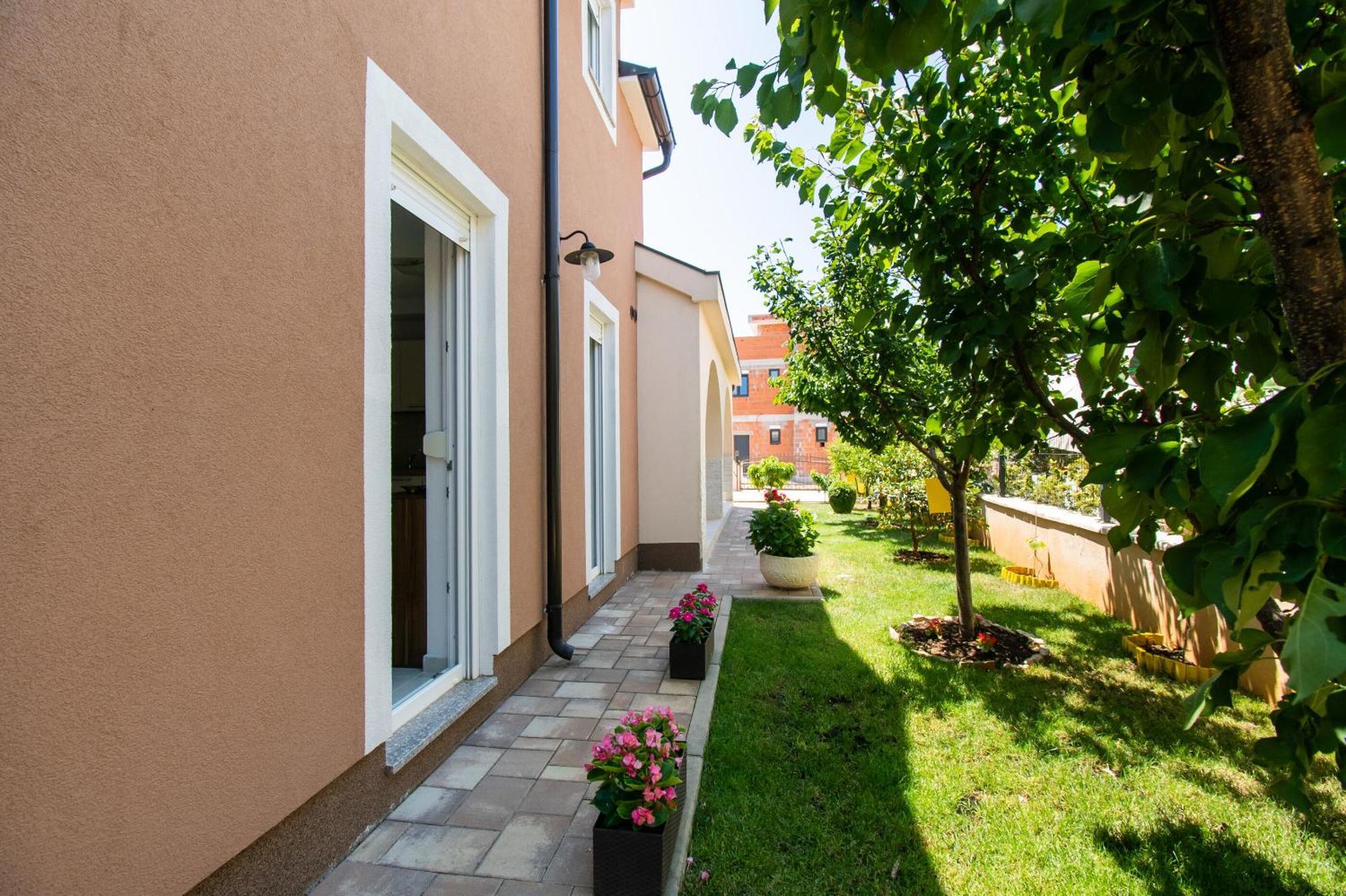 Apartment Ninic Srima Exterior photo