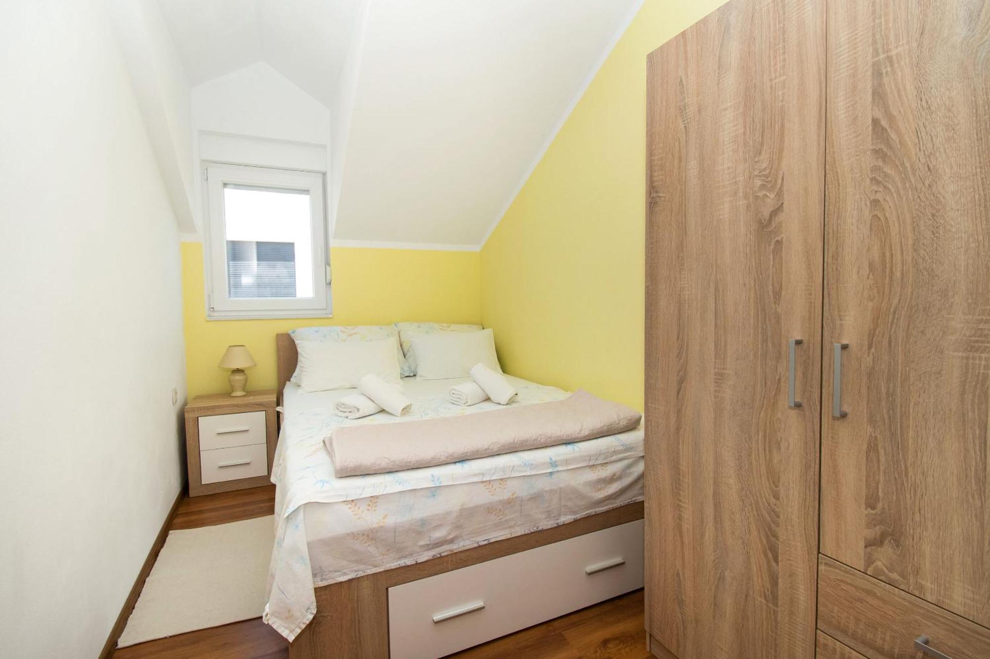 Apartment Ninic Srima Exterior photo